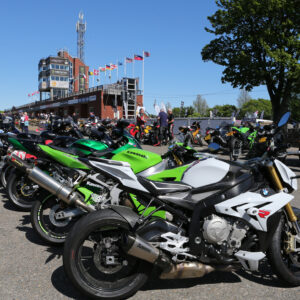 01/06/2016: Busy TT Grandstand.PICTURE BY DAVE KNEENwww.ManxPhotosOnline.com Isle of Man TT Glamping - Book Now